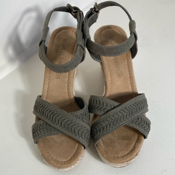 Michael Shannon Green Women's Sandals Size 7 - Picture 1 of 5